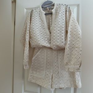 Women’s Zara matching blouse and shorts. Off white eyelet. Size small.